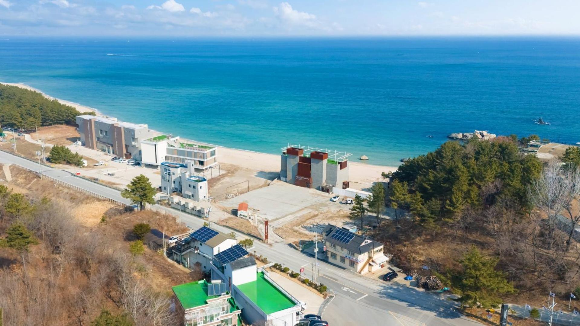 Goseong Araenmaru Pension Exterior photo