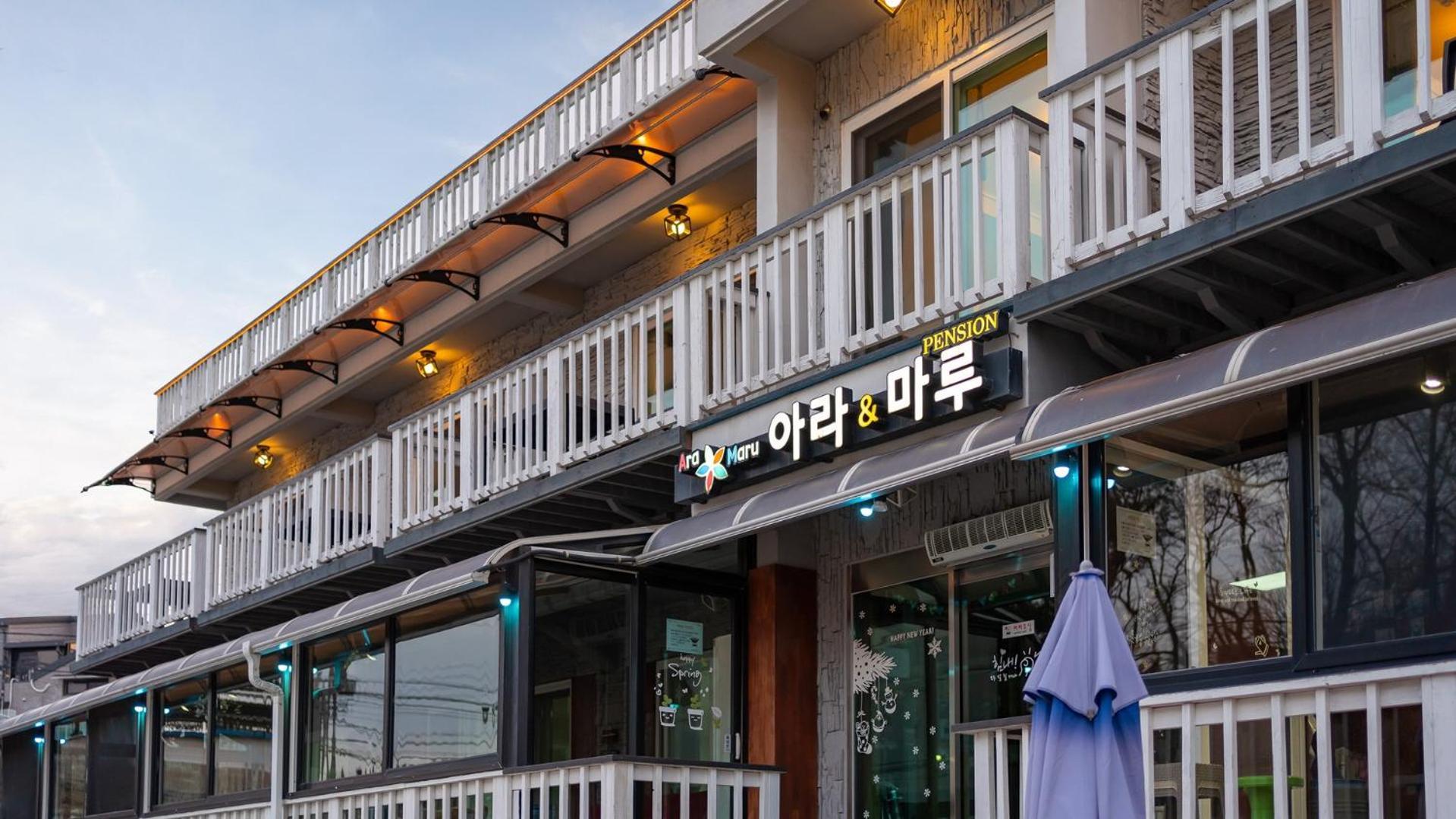 Goseong Araenmaru Pension Exterior photo